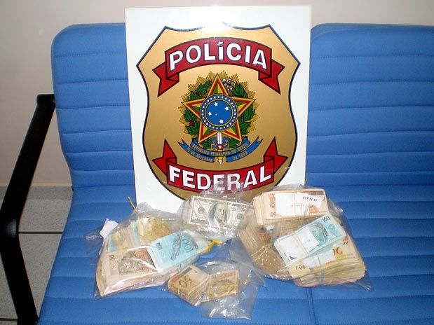 A Polcia Federal apreendeu US$ 42 mil e R$ 34 mil na Operao Atlntida