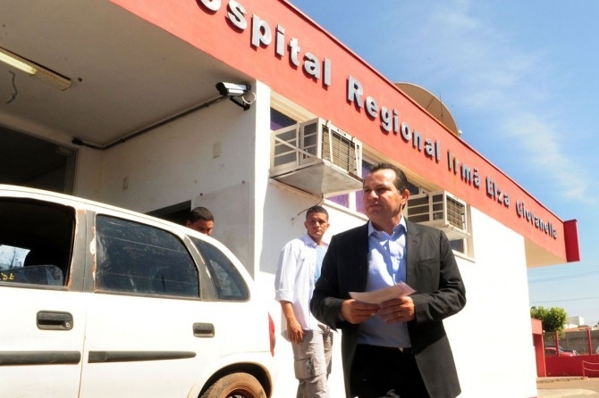 Barbosa: governador assinou ordem de servio em hospital