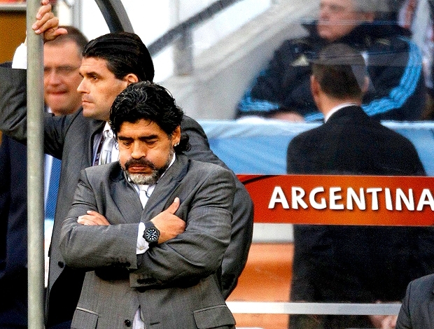 Em sua primeira Copa como tcnico, Maradona volta para casa nas quartas de final