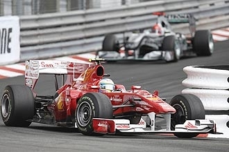 Schumacher (Mercedes) persegue Alonso (Ferrari) em Mnaco