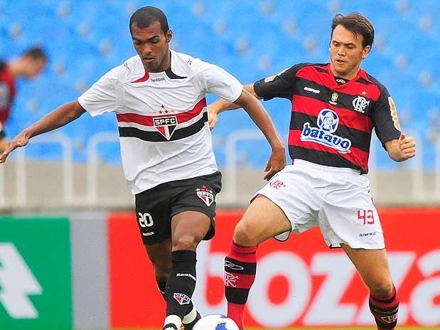 Petkovic teve boa atuao no empate do Flamengo por 1 a 1 com o So Paulo