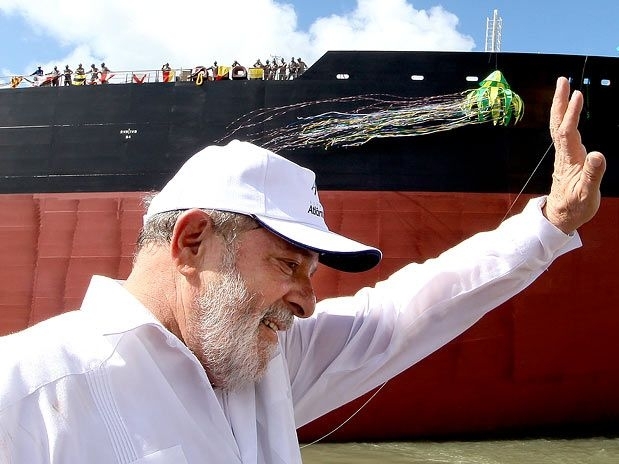 Lula participou do lanamento do navio petroleiro Joo Cndido, no Recife