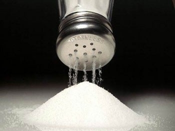 Campanha vai incentivar brasileiros a consumir menos sal para diminuir os riscos da hipertenso