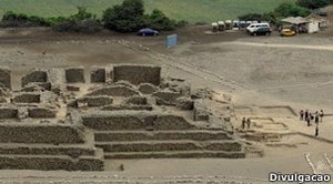 Estrutura no stio arqueolgico de El Paraso, perto de Lima, incluiria local para oferenda cerimonial.