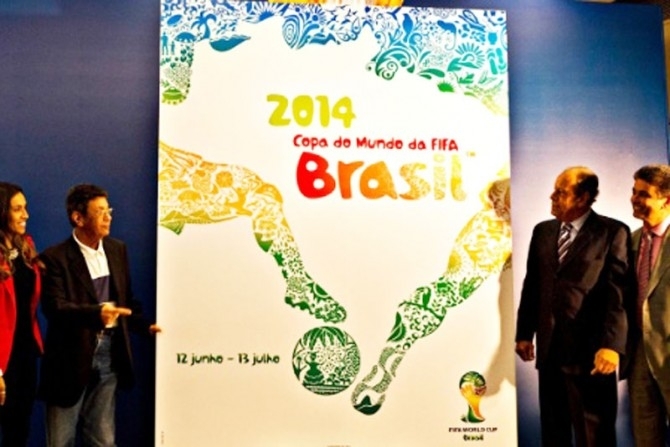 Cartaz oficial da Copa do Mundo de 2014  apresentado no Rio de Janeiro