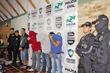 Foram presos Joo Alberto, Carlos Roberto, Fabrcio e Elias Galvo