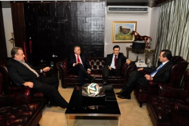 Silval Barbosa em reunio com Romoaldo Junior, presidente da Assembleia; Orlando Perri, presidente do TJMT; e Waldir Teis, presidente do TCE