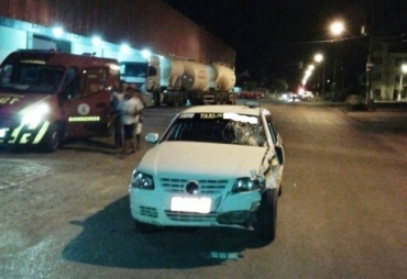 Taxi envolvido em acidente com morte de motociclista neste domingo  noite em Alta Floresta