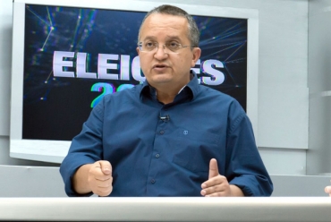 O candidato Pedro Taques, que criticou o nvel dos programas dos adversrios
