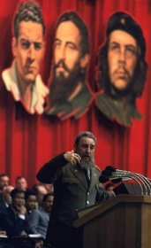 O cubano Fidel Castro  considerado um dos maiores lderes da Amrica Latina por enfrentar os EUA no auge da Guerra Fria