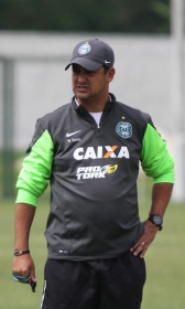 Marquinhos Santos fica no Coritiba em 2015