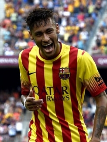 Bem na foto, Neymar avisa que vem mais coisa boa pelo Barcelona