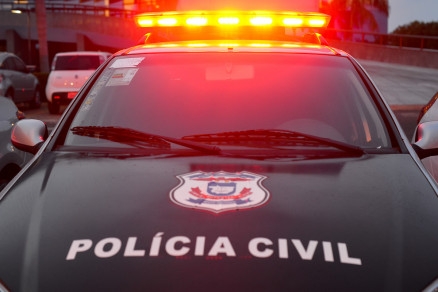 A Polcia Civil prendeu duas pessoas acusadas de realizar o ato