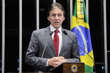 O presidente do Senado, Euncio Oliveira, garantiu dar agilidade  votao do FEX