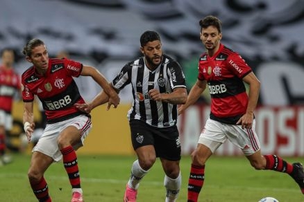 Atlético Mineiro e Flamengo entram em campo às 15h na Arena