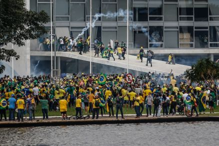 Bolsonaristas depredaram as sedes dos Trs Poderes
