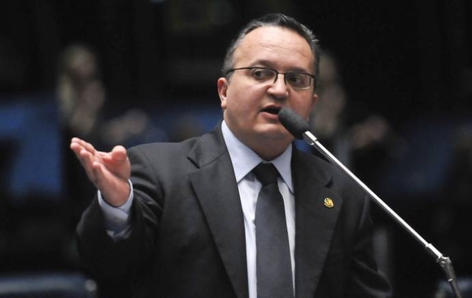 O senador Pedro Taques fez palestra no encerramento do XIV Simpsio Nacional de Auditoria em Obras Pblicas