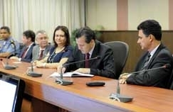O governador Silval Barbosa (PMDB) empossou ontem Sguas Moraes no lugar de Rosa Neide Sandes na Secretaria de Sade