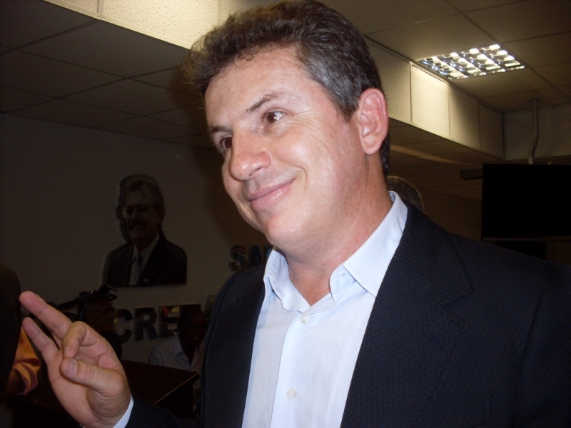 O empresrio Mauro Mendes lidera a disputa em todos os cenrios