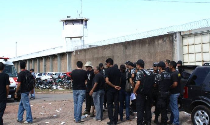 Penitenciria Central do Estado volta a ser palco de rebelio; agentes esto parados