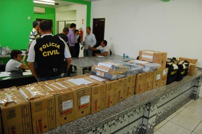 Caixas de documentos com informaes de servidores sero periciadas pela Polcia Civil e MPE