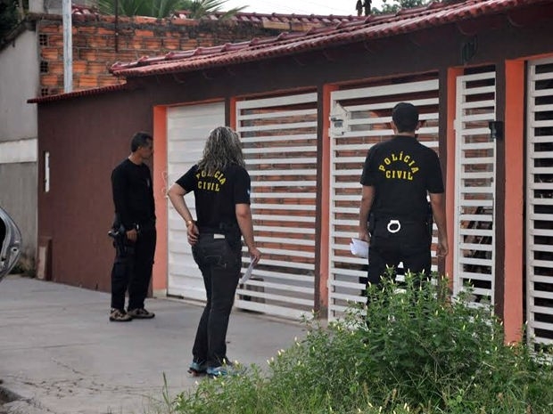 Operação já prendeu 20 pessoas em cidades de MT, GO e TO. Polícia Civil descobriu esquema de venda e compra de carteiras.