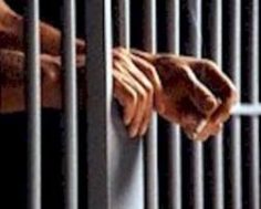 Homem preso por tirar a roupa em �rea p�blica de hotel