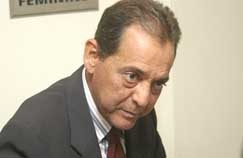 Clovito � punido por apoio a Mauro