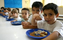27% das prefeituras usam pescado na merenda escolar, diz ministro  