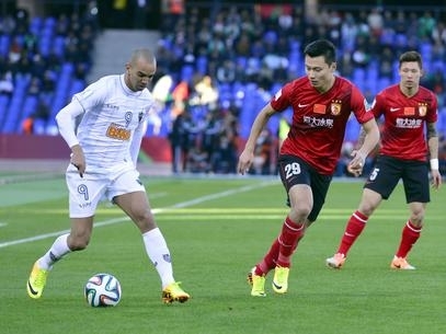 Tardelli em ao em duelo contra Guangzhou, no Mundial de Clubes