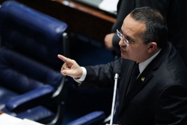 Senador diz que texto ainda precisa ser mais debatido e aprimorado