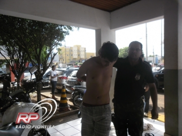 C�ssio � acusado de assaltar usando m�quina de choque.