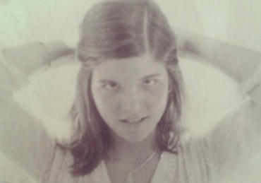 Atriz relembrou a adolesc�ncia e postou foto de quando tinha 15 anos de idade