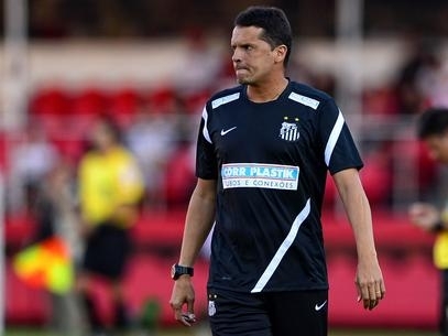 Tcnico Claudinei Oliveira teve contrato reformulado e foi efetivado no cargo aps trs meses de trabalho  frente do Sa