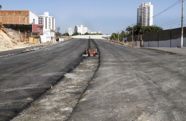 Viaduto do Despraiado: obra segue na fase de pavimenta��o