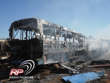 Veculo vinha sendo desmanchado para reutilizao de peas. 