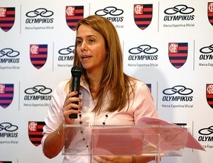 Patricia durante lanamento dos novos uniformes do Fla
