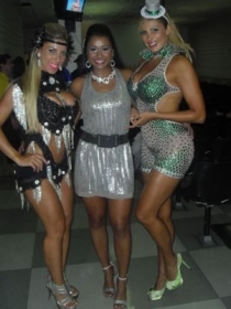 Tatiane Minerato, Julia Liers e Angela Bismarchi posaram juntas