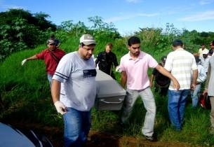 O corpo de Vanessa foi encontrado no domingo (20), num matagal, ao lado da feira 