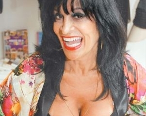 Lara entrou para a histria ao desfilar totalmente nua no Carnaval de 1989