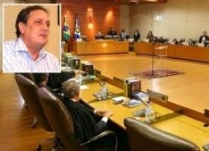 Ele disputa com com o desembargador Gerson Paes; eleio ser no dia 13 de abril