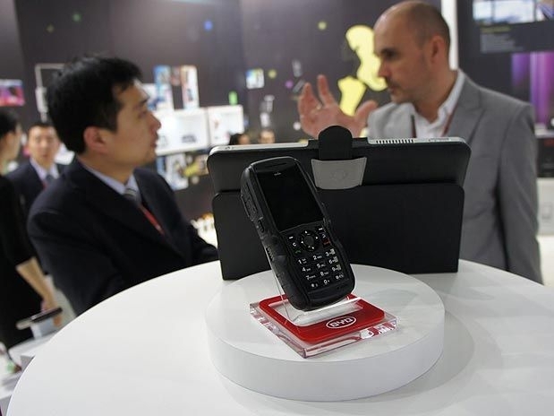 Aparelho duro na queda e que pode 