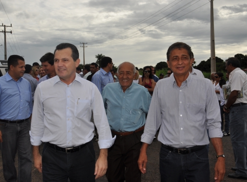 Silval Barbosa e Neurilan Fraga durante visita a Nortelndia.