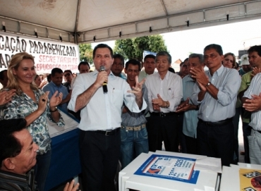 Governador e comitiva inauguram obras em Nortelndia  