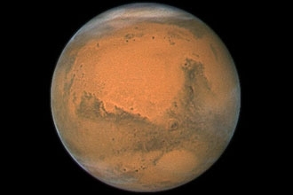 Misteriosas dunas de areia em torno da calota polar rtica marciana esto mudando com o passar das estaes, revela sond