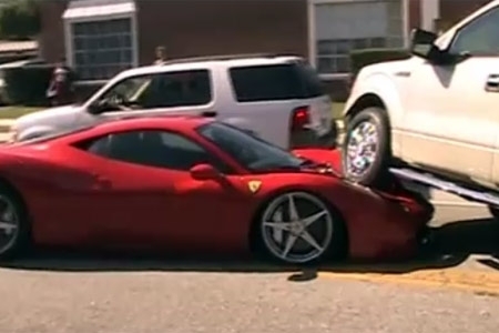 Superesportivo italiano no tinha um ms de uso/Reproduo