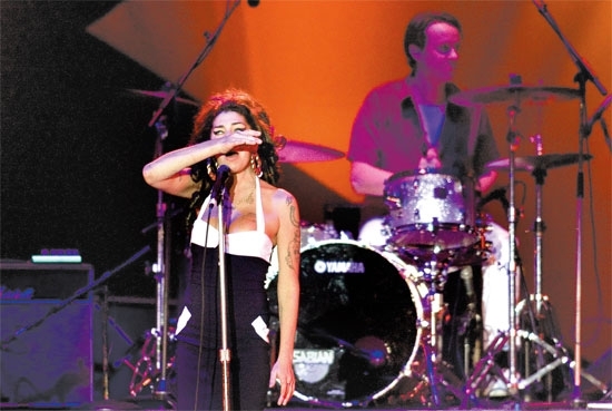 Winehouse em seu ltimo show no Brasil, no dia 15 de janeiro