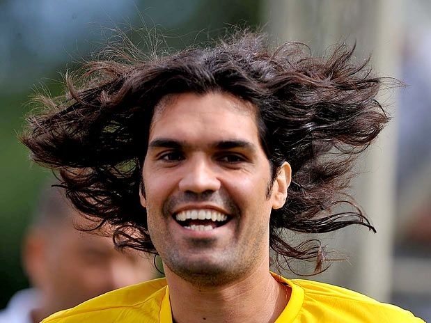 Fernandinho prev boas jogadas de linha de fundo com Fernando