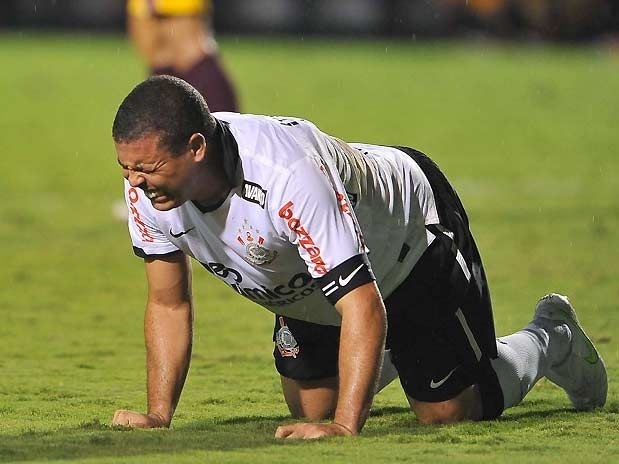 Ronaldo no conseguiu furar a defesa do Tolima