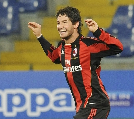 Alexandre Pato comemora um dos seus gols na partida contra a Sampdoria no estdio Luigi Ferraris